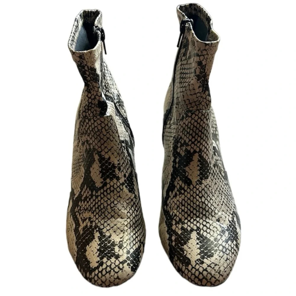 Time And Tru Reptile Look Tan & Brown Size Zip Booties